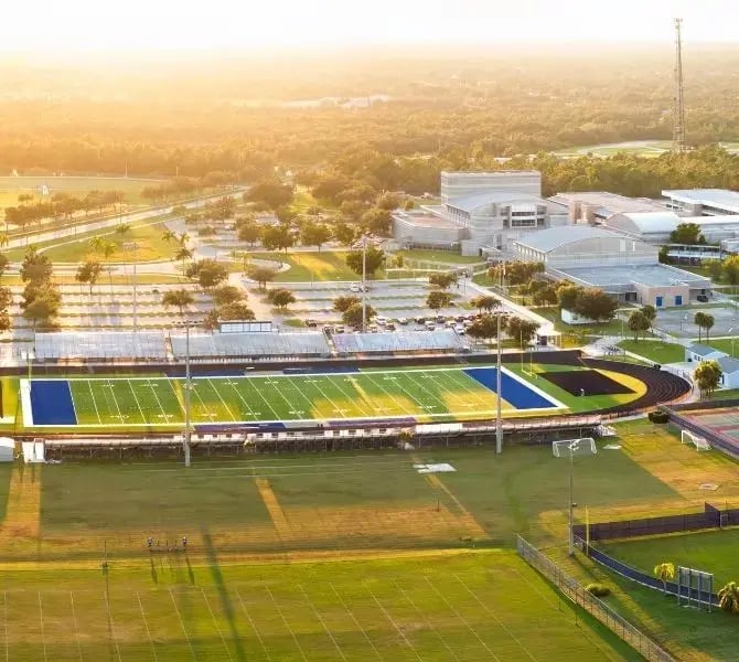 Outdoor sports facilities at public school in Florida s-curve