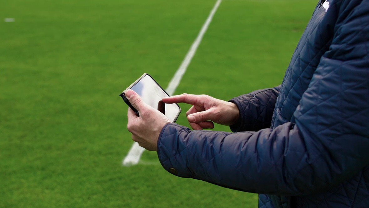 tinycontroller tablet hands with single line